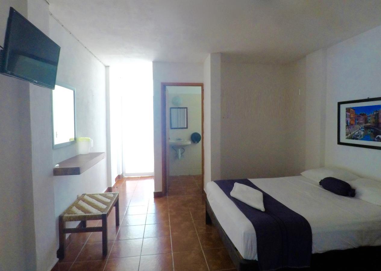 Hotel Mayflower Puerto Escondido  Exterior photo
